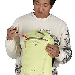 Daylite Cinch Pack - Simple Durable Versatile Top Cinch Daypack - Osprey EU Daylite Cinch Pack - Simple Durable Versatile Top Cinch Daypack - Osprey EU
