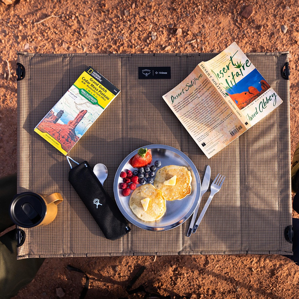 Hydro Flask® Campcore Camp Plate detaljer flik bild.