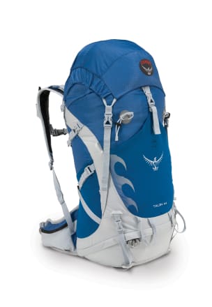 Ein kobaltblauer Rucksack mit silberweißen Gurten und Funktionen. Die Stickerei trägt die Schrift „Talon 44“ und das schwarz-rot-weiße Osprey-Logo.
